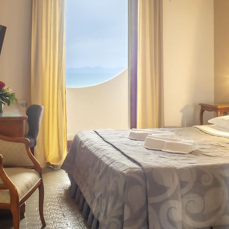 Hotel Sinuessa Terme موندراغوني المظهر الخارجي الصورة