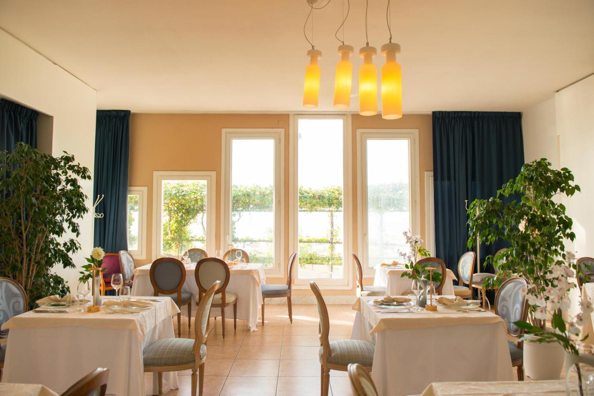 Hotel Sinuessa Terme موندراغوني المظهر الخارجي الصورة